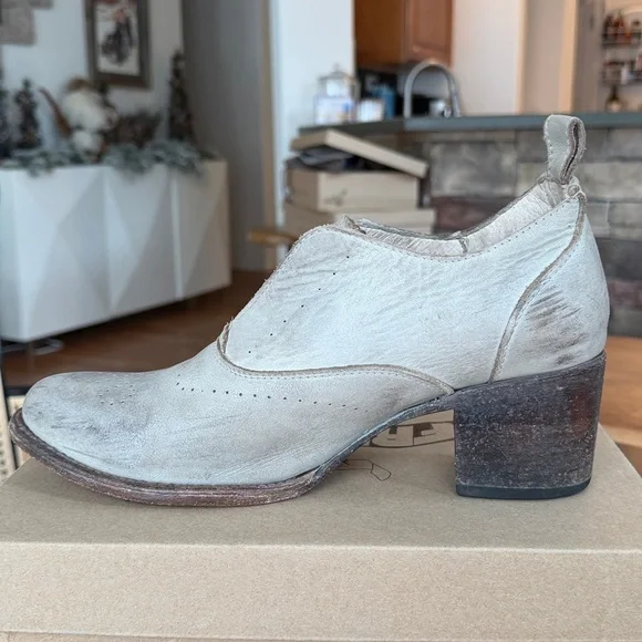 Freebird by Steven Sadie boots in the color Ice - Picture 9 of 16